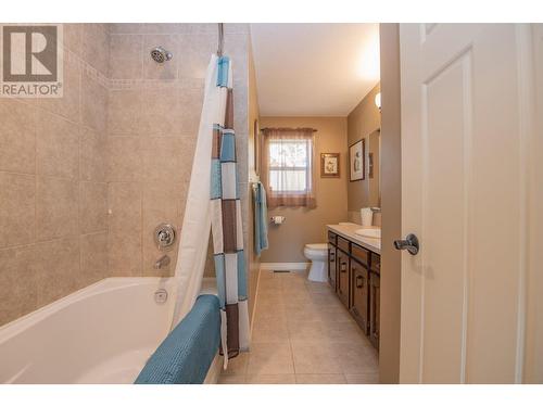 2444 14 Street, Vernon, BC - Indoor Photo Showing Bathroom