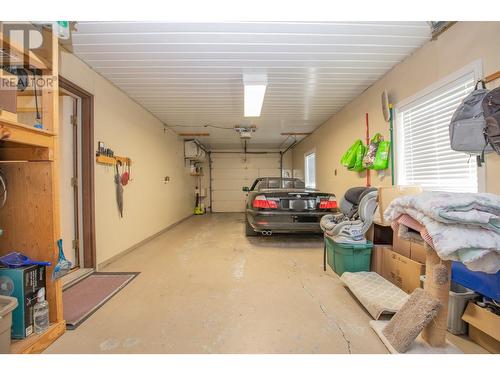 2444 14 Street, Vernon, BC - Indoor Photo Showing Garage