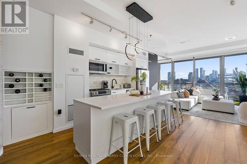 Ph9 - 32 Trolley Crescent, Toronto (Moss Park), ON - Indoor Photo Showing Kitchen