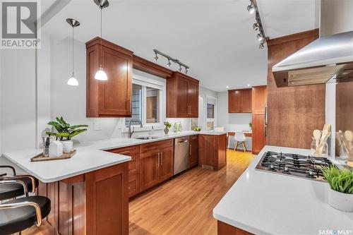 608 Leslie Avenue, Saskatoon, SK - Indoor Photo Showing Kitchen