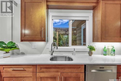 608 Leslie Avenue, Saskatoon, SK - Indoor Photo Showing Kitchen