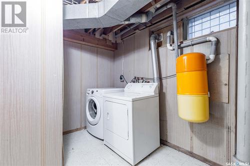 608 Leslie Avenue, Saskatoon, SK - Indoor Photo Showing Laundry Room