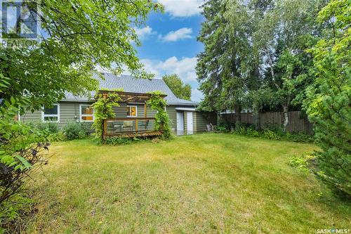 608 Leslie Avenue, Saskatoon, SK - Outdoor