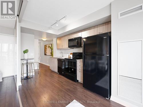 416 - 30 Meadowglen Place, Toronto (Woburn), ON - Indoor Photo Showing Kitchen