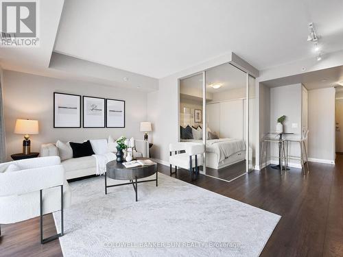 416 - 30 Meadowglen Place, Toronto (Woburn), ON - Indoor Photo Showing Living Room