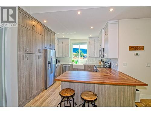 7250 Fintry Delta Road, Fintry, BC - Indoor Photo Showing Kitchen