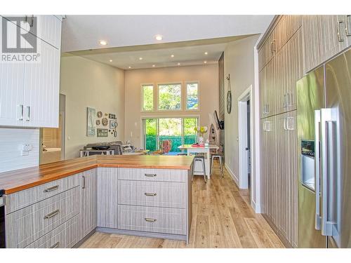 7250 Fintry Delta Road, Fintry, BC - Indoor Photo Showing Kitchen