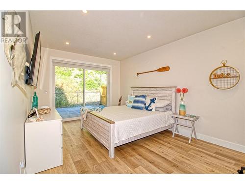 7250 Fintry Delta Road, Fintry, BC - Indoor Photo Showing Bedroom