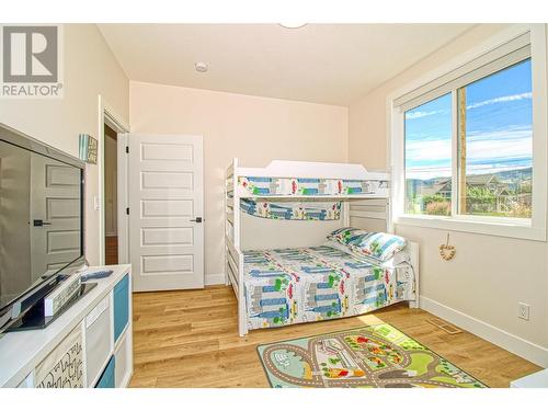 7250 Fintry Delta Road, Fintry, BC - Indoor Photo Showing Bedroom