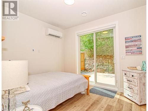 7250 Fintry Delta Road, Fintry, BC - Indoor Photo Showing Bedroom