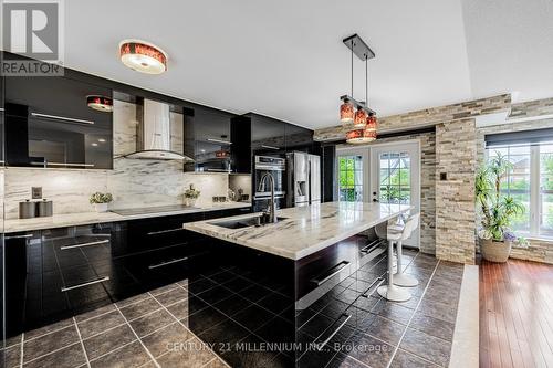 26 Porchlight Road, Brampton (Fletcher'S Creek Village), ON - Indoor Photo Showing Kitchen With Upgraded Kitchen