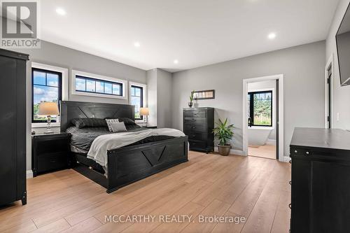 585437 County Rd  17, Melancthon, ON - Indoor Photo Showing Bedroom