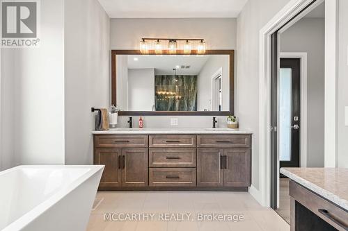 585437 County Rd  17, Melancthon, ON - Indoor Photo Showing Bathroom