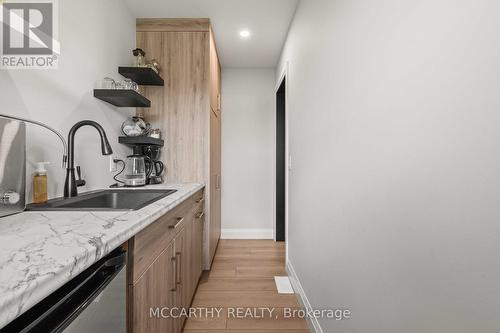 585437 County Rd  17, Melancthon, ON - Indoor Photo Showing Kitchen