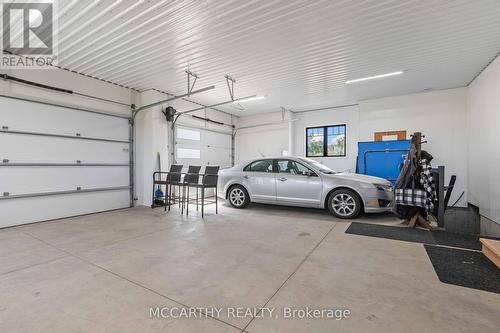 585437 County Rd  17, Melancthon, ON - Indoor Photo Showing Garage