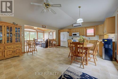 197 Road One D, Mapleton, ON - Indoor Photo Showing Dining Room