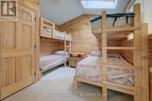 197 Road One D, Mapleton, ON - Indoor Photo Showing Bedroom