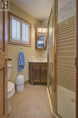 197 Road One D, Mapleton, ON - Indoor Photo Showing Bathroom