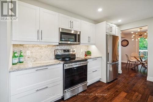 3 - 1513 Upper Middle Road, Burlington, ON - Indoor Photo Showing Kitchen With Upgraded Kitchen