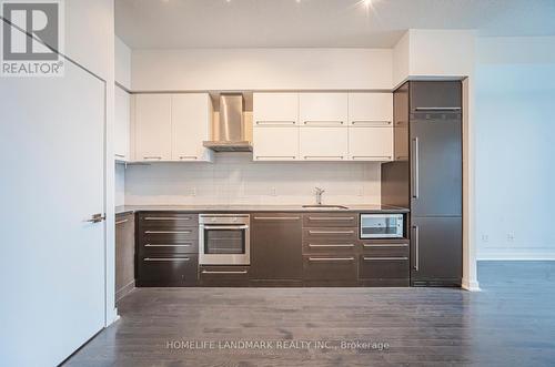 1703 - 770 Bay Street, Toronto (Bay Street Corridor), ON - Indoor Photo Showing Kitchen