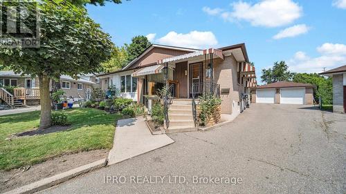 30 Windermere Court, Brampton (Northwood Park), ON - Outdoor With Facade