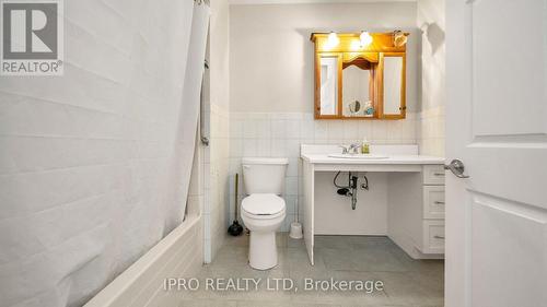 30 Windermere Court, Brampton (Northwood Park), ON - Indoor Photo Showing Bathroom