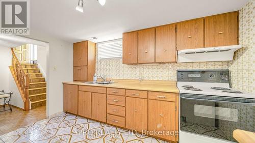 30 Windermere Court, Brampton (Northwood Park), ON - Indoor Photo Showing Kitchen With Double Sink