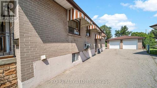 30 Windermere Court, Brampton (Northwood Park), ON - Outdoor With Exterior