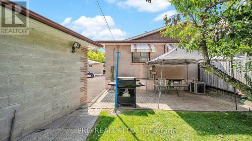 30 Windermere Court, Brampton (Northwood Park), ON - Outdoor