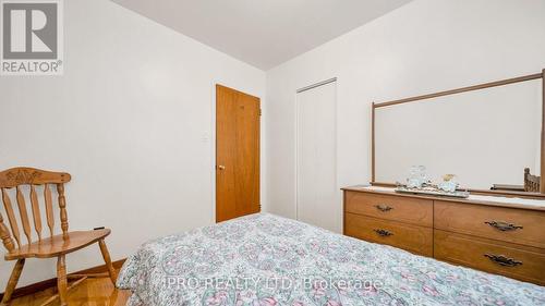 30 Windermere Court, Brampton (Northwood Park), ON - Indoor Photo Showing Bedroom