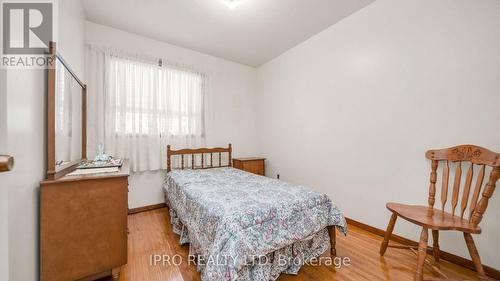 30 Windermere Court, Brampton (Northwood Park), ON - Indoor Photo Showing Bedroom