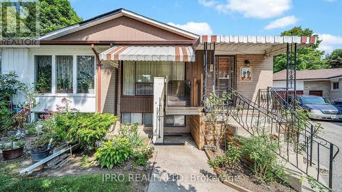 30 Windermere Court, Brampton (Northwood Park), ON - Outdoor