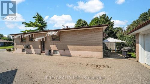 30 Windermere Court, Brampton (Northwood Park), ON - Outdoor With Exterior