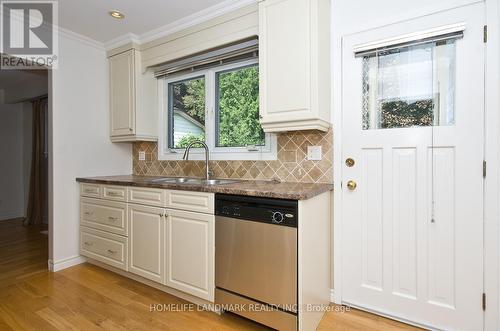 33 Sir Brandiles Place, Markham, ON - Indoor Photo Showing Kitchen With Double Sink