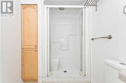 33 Sir Brandiles Place, Markham (Markham Village), ON - Indoor Photo Showing Bathroom