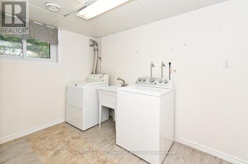 33 Sir Brandiles Place, Markham, ON - Indoor Photo Showing Laundry Room