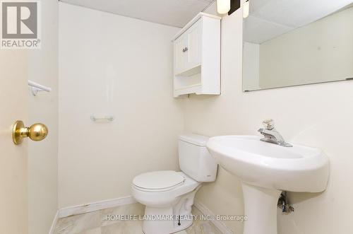 33 Sir Brandiles Place, Markham, ON - Indoor Photo Showing Bathroom