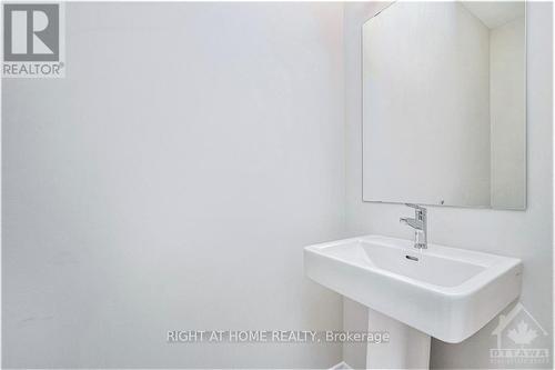 73 Hackamore Crescent, Ottawa, ON - Indoor Photo Showing Bathroom