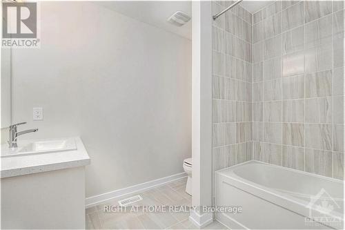 73 Hackamore Crescent, Ottawa, ON - Indoor Photo Showing Bathroom