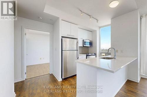 1708 - 66 Forest Manor Road, Toronto (Henry Farm), ON - Indoor Photo Showing Kitchen With Stainless Steel Kitchen