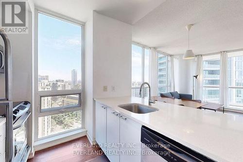 1708 - 66 Forest Manor Road, Toronto (Henry Farm), ON - Indoor Photo Showing Kitchen