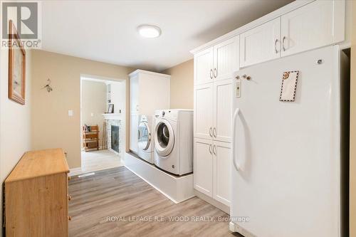 2148 Cromarty Drive, Thames Centre, ON - Indoor Photo Showing Laundry Room