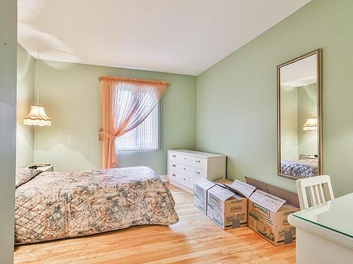 Chambre Ã Â coucher - 116 Rue Alexandre, Laval (Pont-Viau), QC - Indoor Photo Showing Bedroom