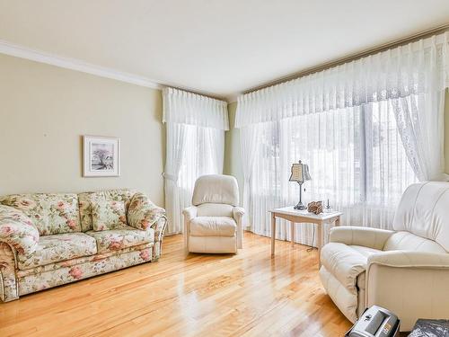 Salon - 116 Rue Alexandre, Laval (Pont-Viau), QC - Indoor Photo Showing Living Room