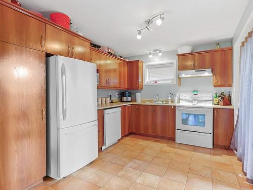 Kitchen - 220A  - 220C Rue Elm, Châteauguay, QC - Indoor Photo Showing Kitchen