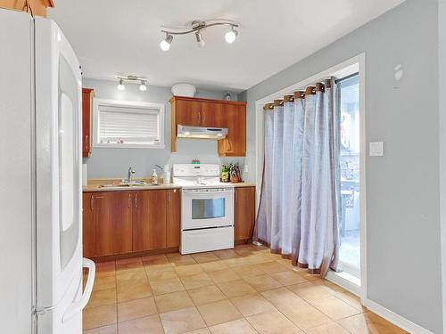 Kitchen - 220A  - 220C Rue Elm, Châteauguay, QC - Indoor Photo Showing Kitchen With Double Sink