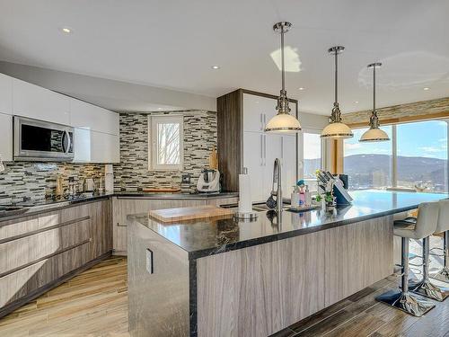 Cuisine - 1000 Rue Des Tournesols, Sainte-Adèle, QC - Indoor Photo Showing Kitchen With Upgraded Kitchen