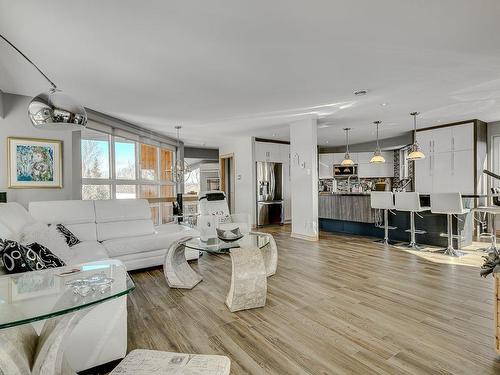 Salon - 1000 Rue Des Tournesols, Sainte-Adèle, QC - Indoor Photo Showing Living Room