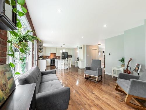 Vue d'ensemble - 18 Rue Ravel, Saint-Jean-Sur-Richelieu, QC - Indoor Photo Showing Living Room