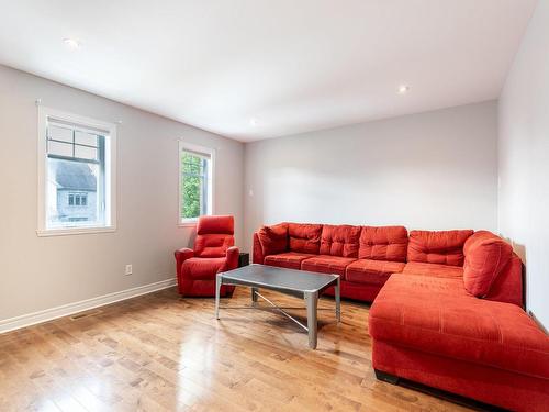 Salle familiale - 18 Rue Ravel, Saint-Jean-Sur-Richelieu, QC - Indoor Photo Showing Living Room